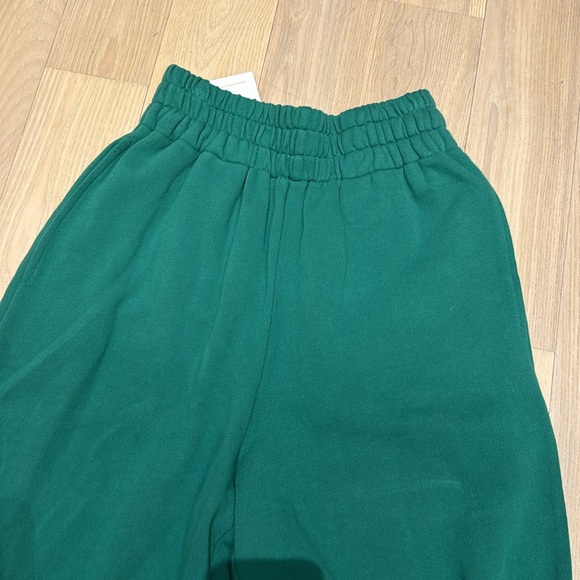 NWT The Westside Emerald Green Wide leg sweatpants - Picture 5 of 10